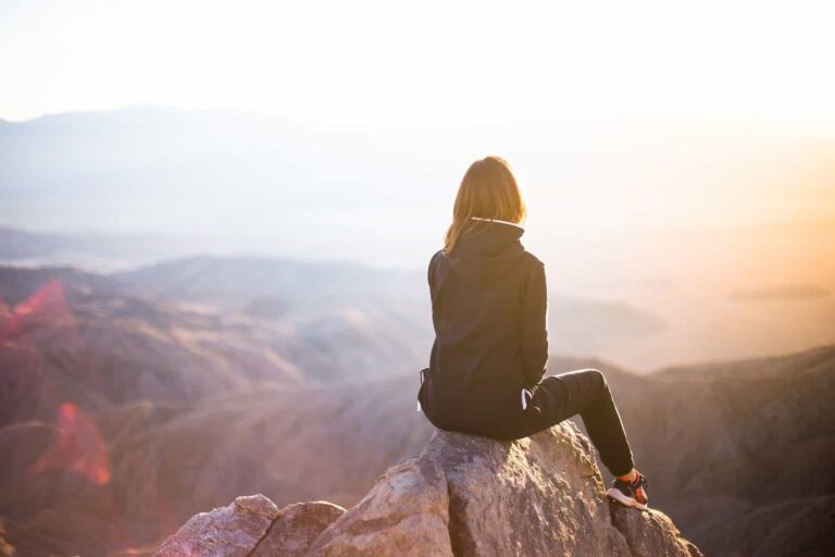 Digital Clutter Is Draining Your Energy: A Guide to a Calmer Digital Life