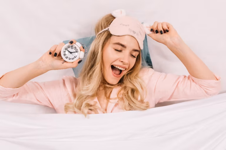 The Professional Guide to Overnight Beauty: 6 Ways to Wake Up Glowing